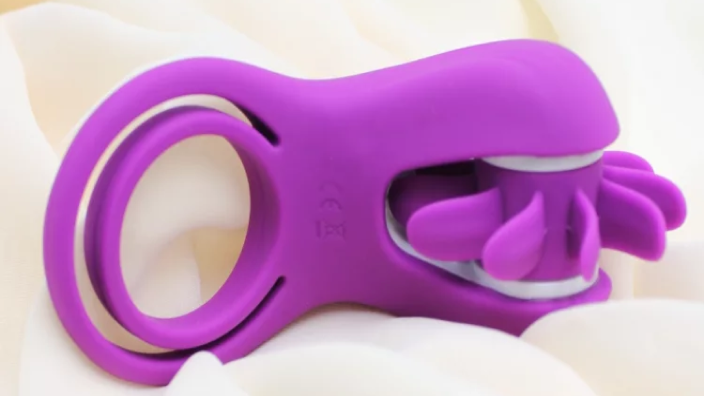 při rimmingu si hrajte jazykem i hračkami