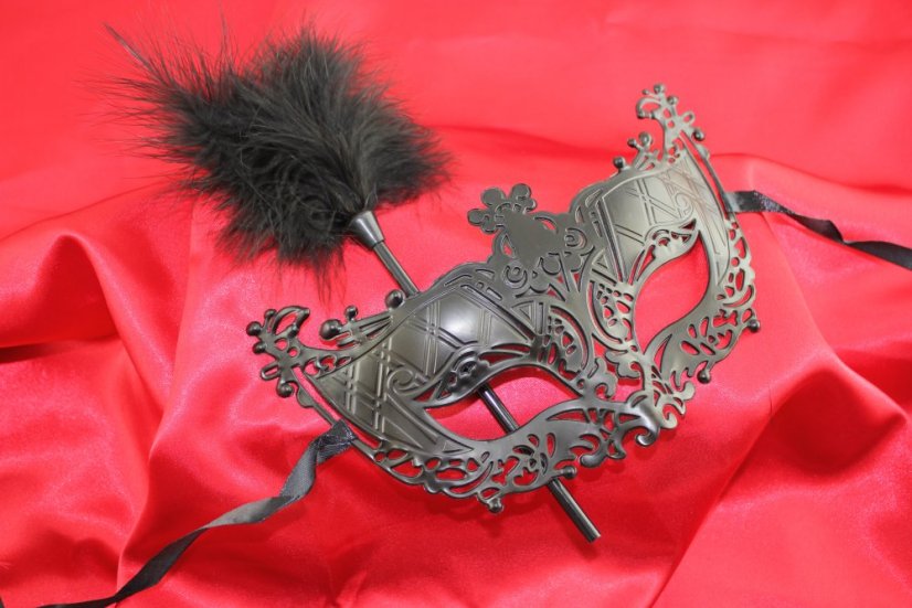 Fantasy škraboška Bow to Me šedá