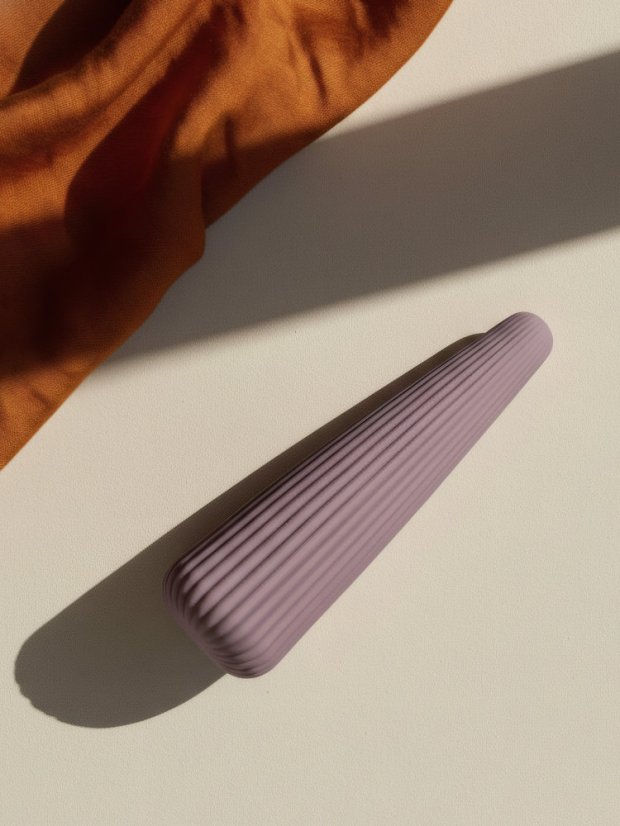 Designový vibrátor Style Vibes Cam se stimulační texturou - Barva: Fialová