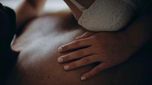 Misionář, koníček nebo na čtyřech: jak si vylepšit nejznámější sexuální polohy?