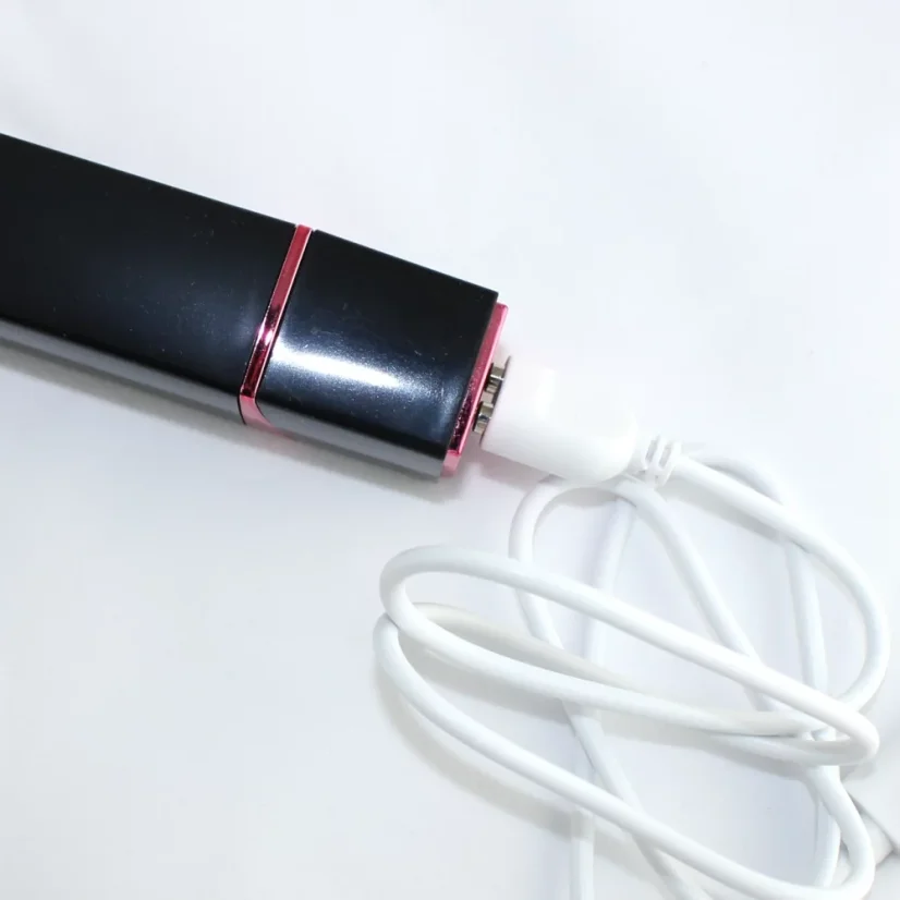 Diskrétní vibrační stimulátor klitorisu Mini Lipstick