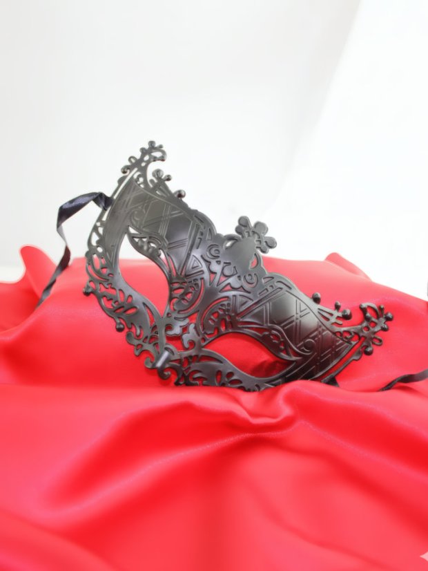 Fantasy škraboška Bow to Me